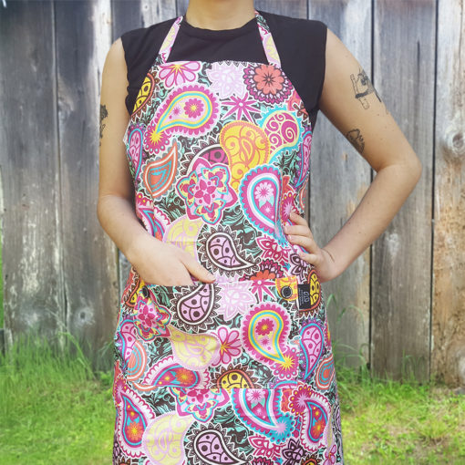 Trimmers Choice Apron: PINK PAISLEY